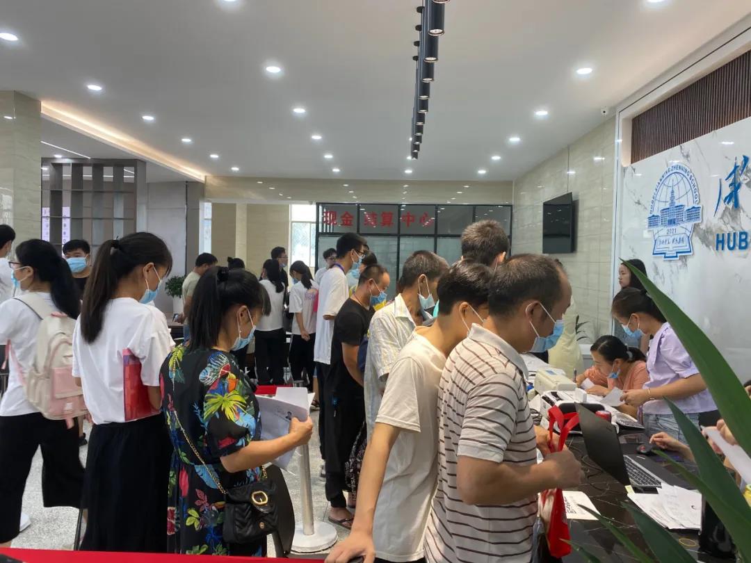 開學(xué)報道第一天｜齊心協(xié)力譜新篇，奮斗追夢再啟航(圖3)