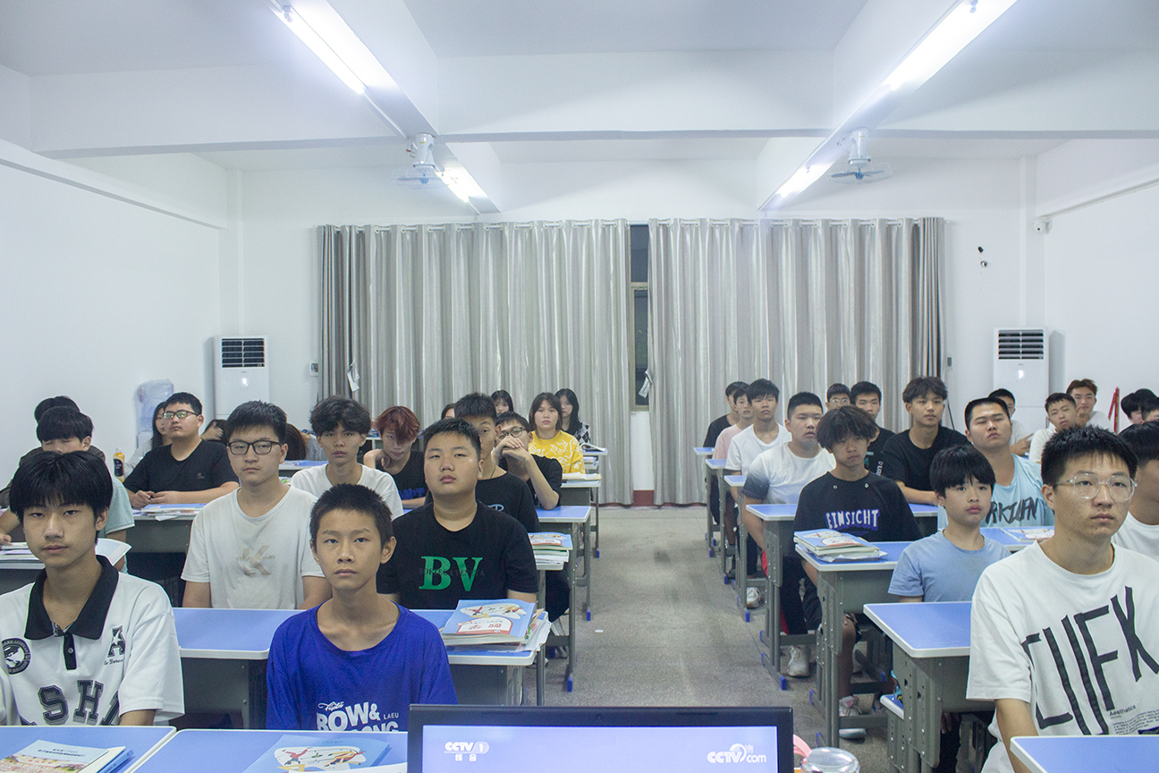奮斗成就夢(mèng)想！振寧師生觀看央視《2022開學(xué)第一課》(圖8)